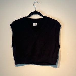 Aritzia - Black Sweater Vest